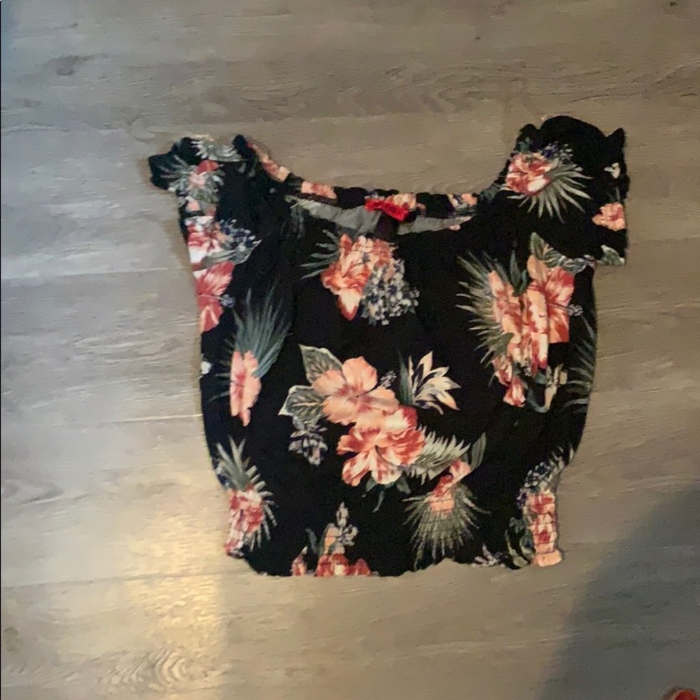 Black floral crop top